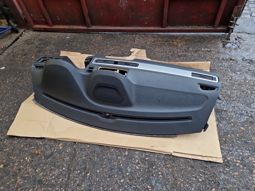 2010 - 2015 Volvo V70  Estate Dash Assembly