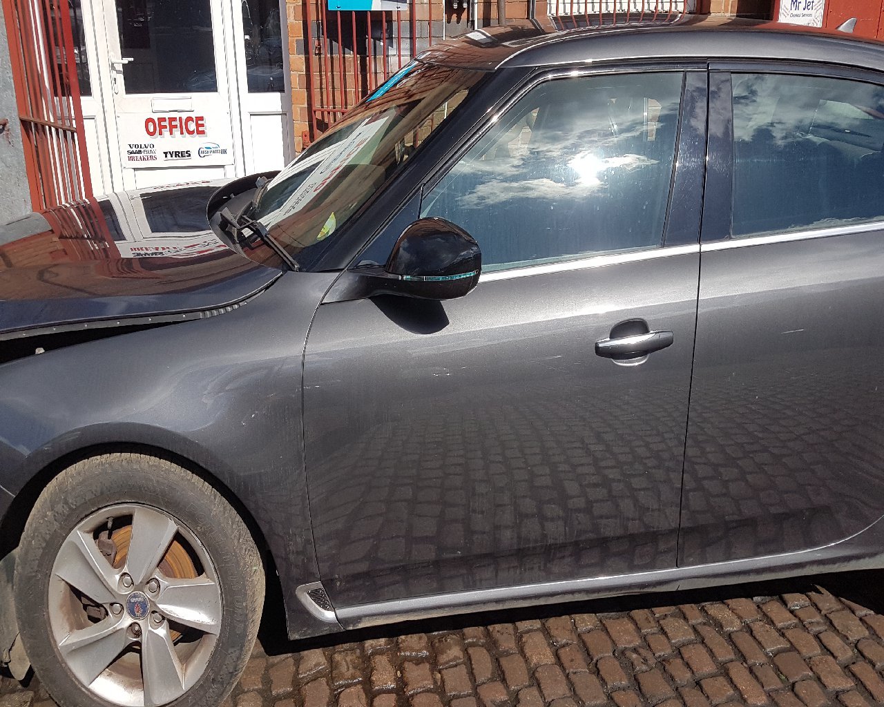 2010 - 2012 Saab 9-5  Saloon DOOR - BARE (FRONT DRIVER SIDE)