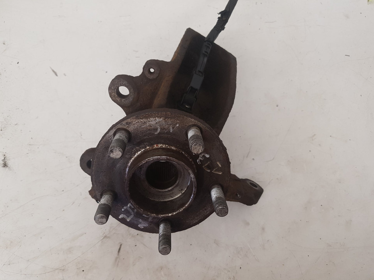 2007 - 2013 Volvo C70  Convertible Left Front Hub Assembly 3M513K171