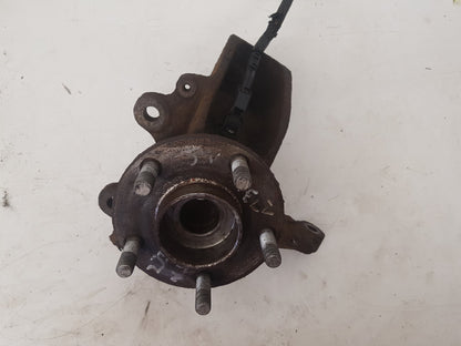 2007 - 2013 Volvo C70  Convertible Left Front Hub Assembly 3M513K171