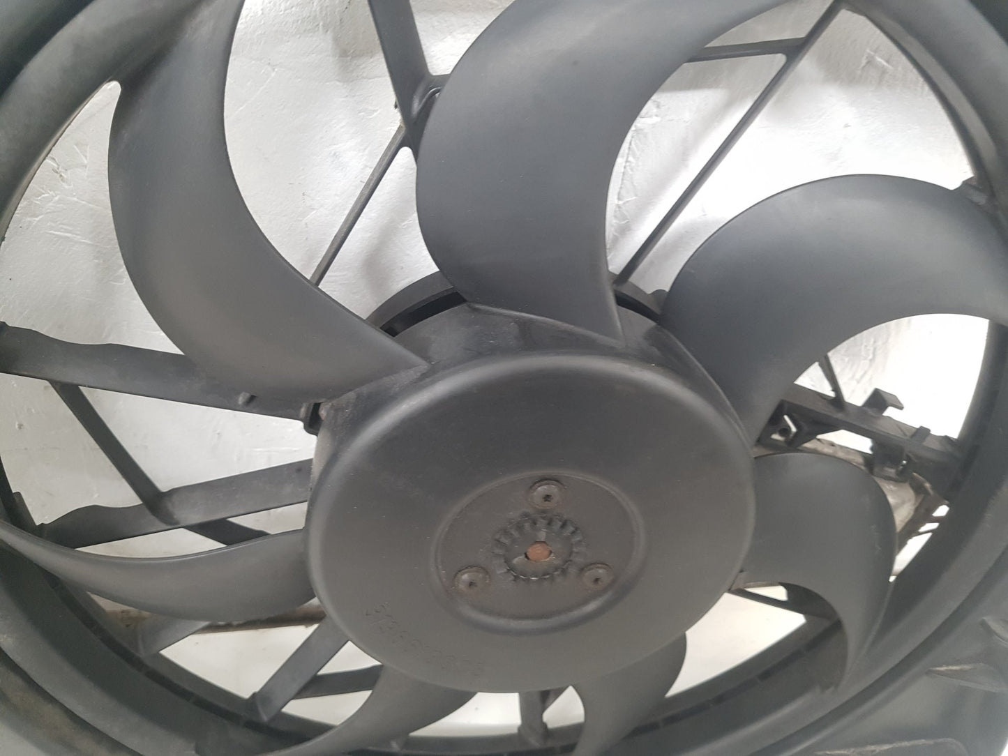 2008 - 2009 Volvo C70  Convertible RADIATOR FAN & COWLING (A/C CAR) 3M5H8C607UH