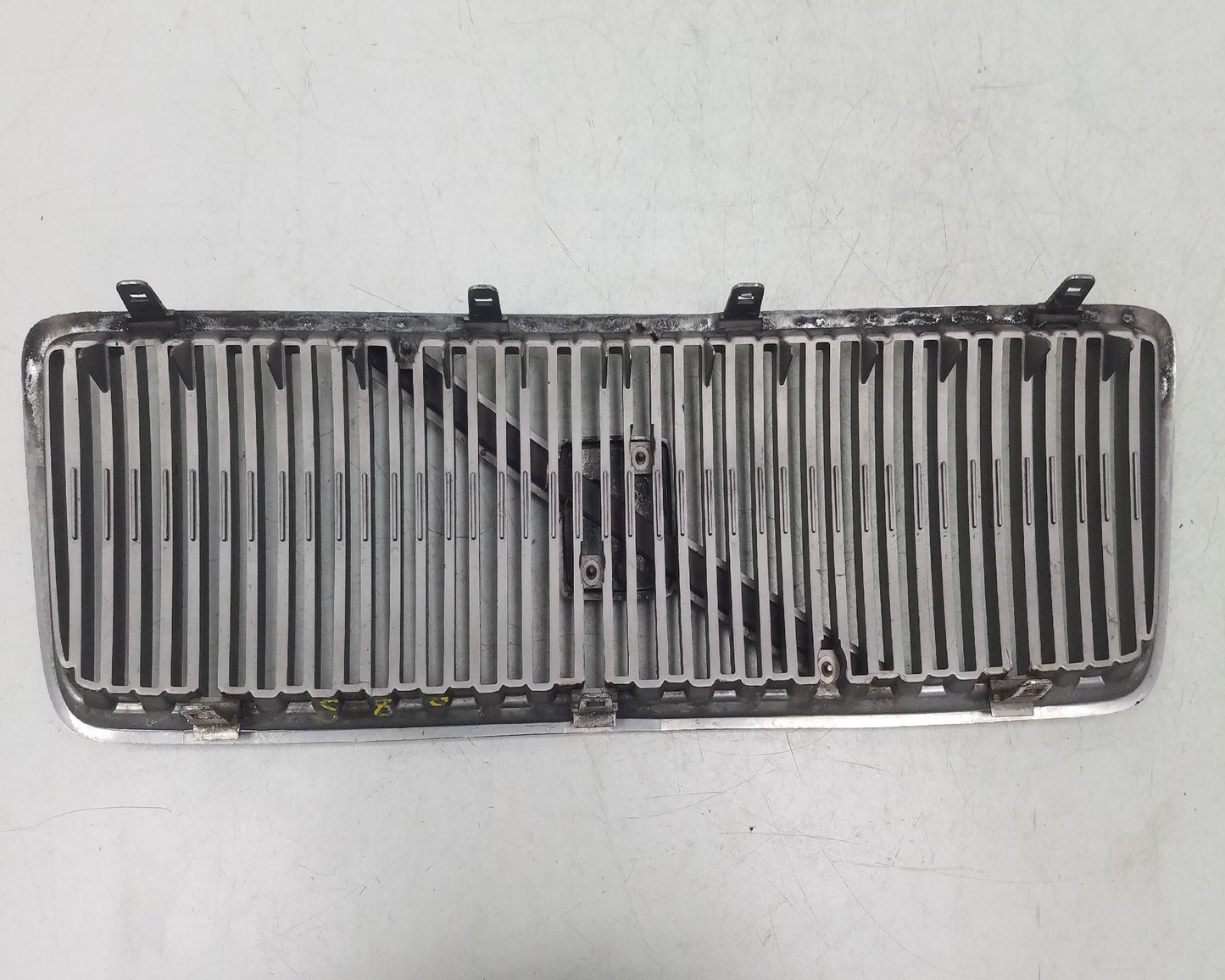 1998 - 2002 Volvo S80   FRONT GRILL