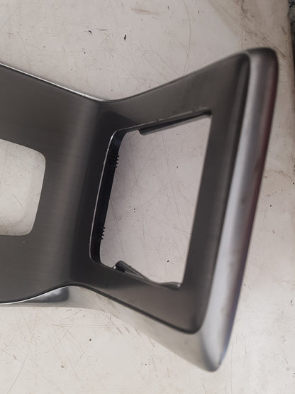 2015 - 2019 Volvo V40 Cross Country  Hatchback Centre Console 31448031