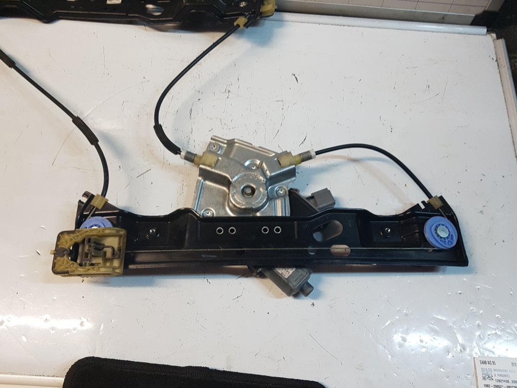 2010 Saab 95  Saloon WINDOW REG MOTOR (PASSENGER SIDE FRONT) 12823438