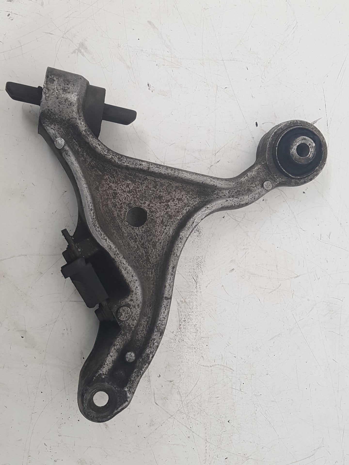 2006 Volvo V70  Estate Right Front Lower Control Arm