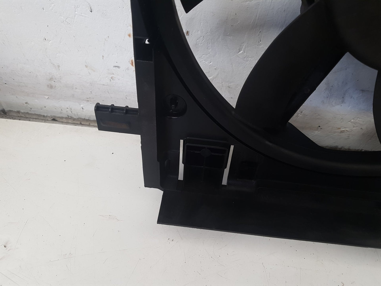 2010 - 2012 Saab 9-5  Saloon RADIATOR FAN & COWLING (A/C CAR) 8658004