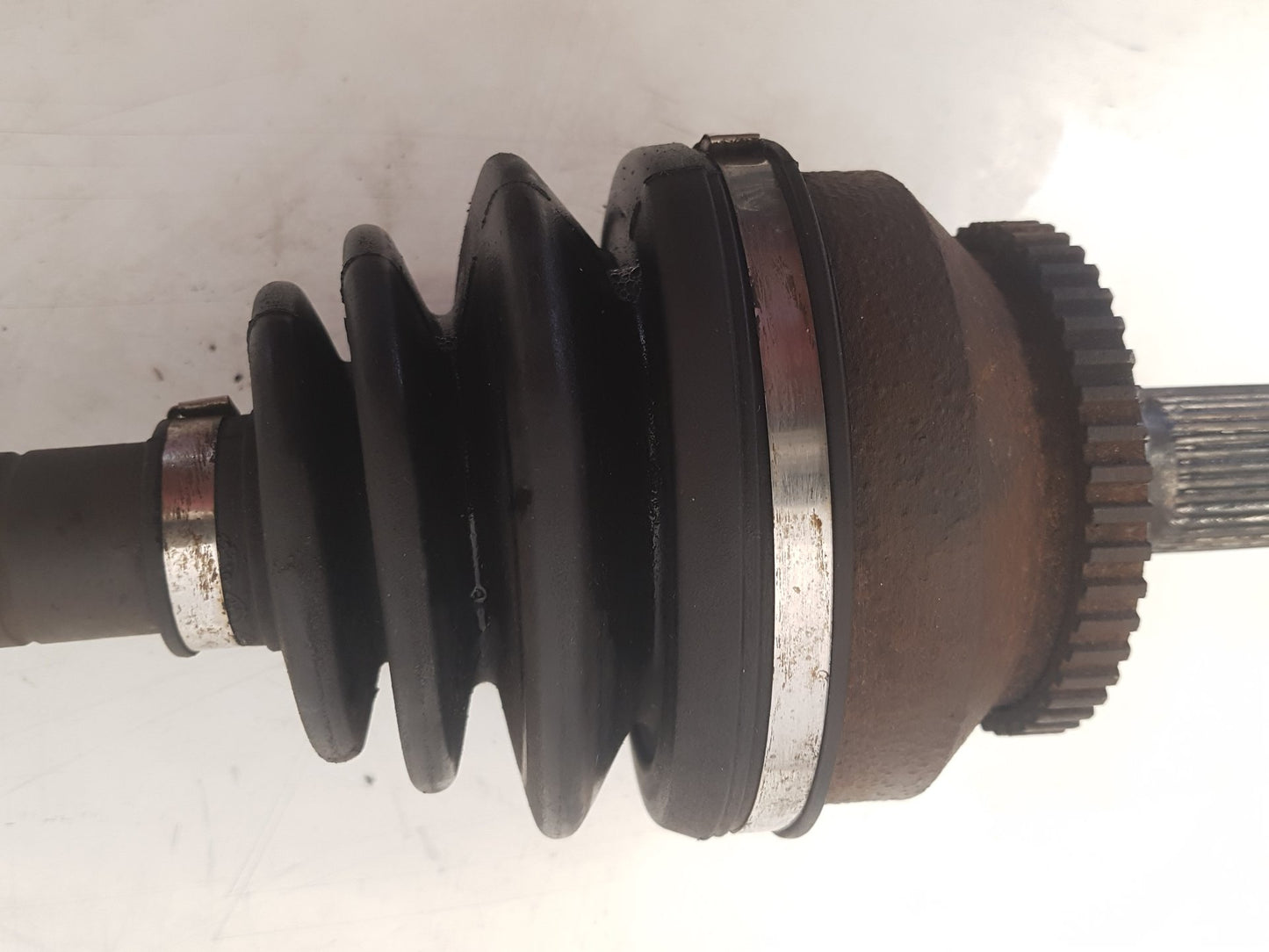 2005 - 2008 Volvo V70  Estate Driveshaft (Manual) UK Drivers Side Front. 8603883