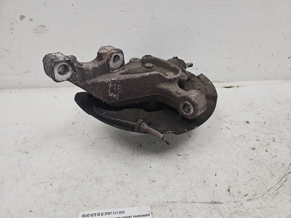 2001 - 2008 Volvo XC70  Estate Left Front Hub Assembly 9461943