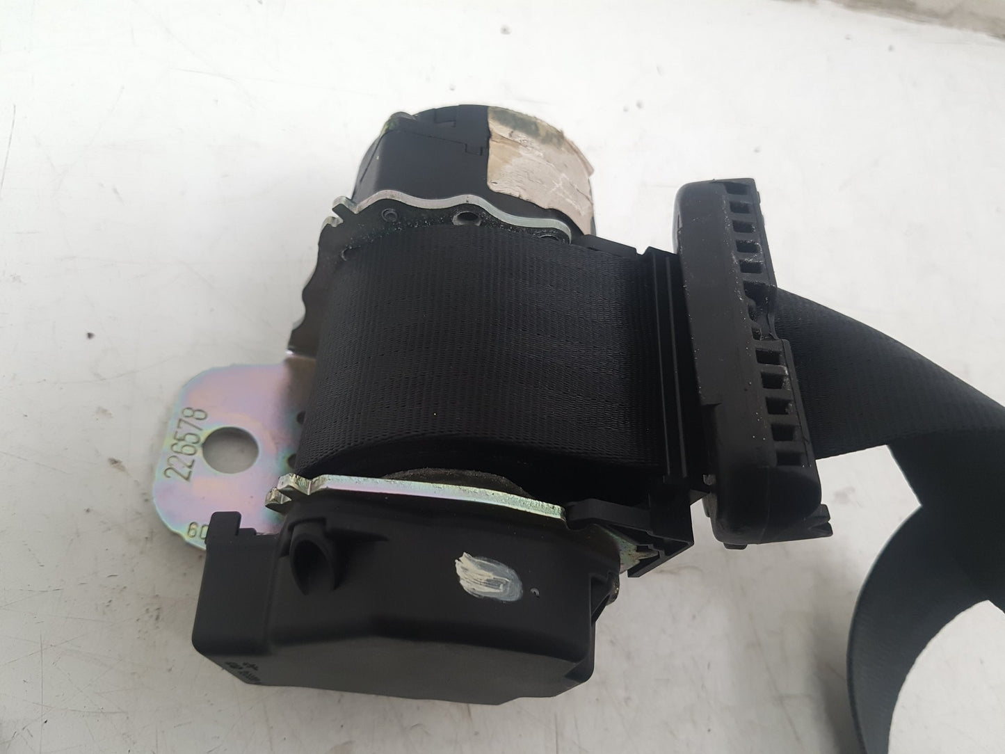 2007 - 2012 Volvo C70  Convertible SEAT BELT - MIDDLE REAR 8639555