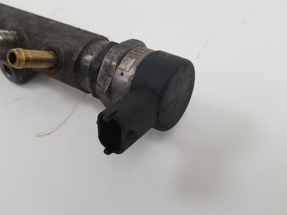 2004 - 2007 Volvo V50   Estate Injection Rail 30777554