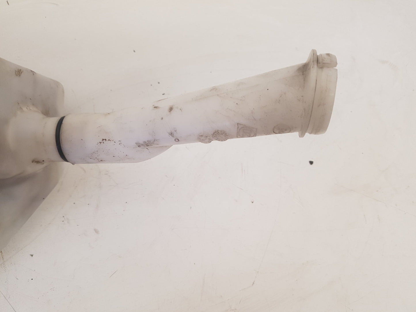 2007 - 2015 Saab 9-3  Estate WASHER BOTTLE & MOTOR