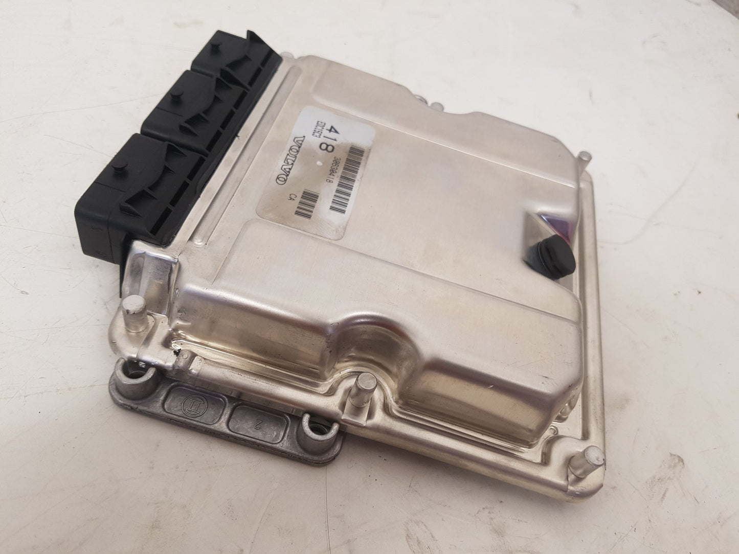 2001 - 2004 Volvo S40  Saloon Engine ECU 30630418