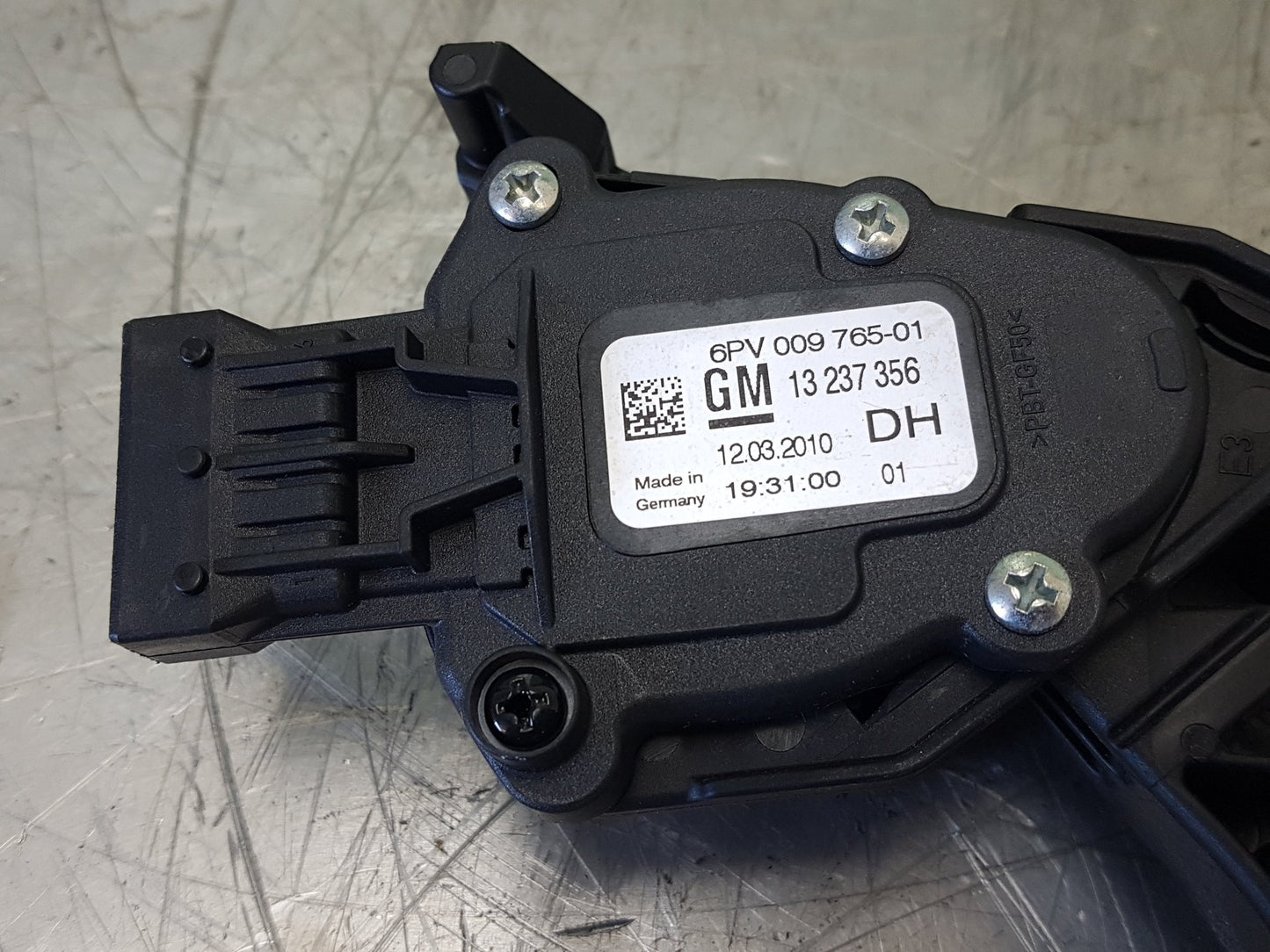2010 - 2012 Saab 9-5  Saloon Accelerator Pedal 13237356