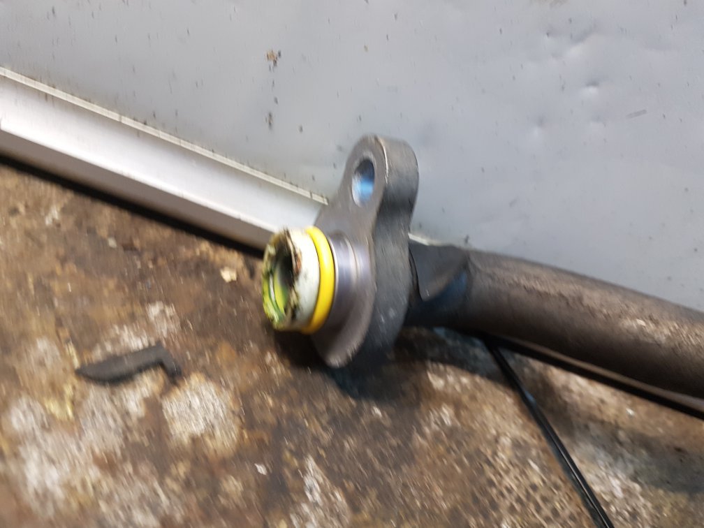 2008 - 2017 Volvo XC60  Estate A/C Pipe  31332755