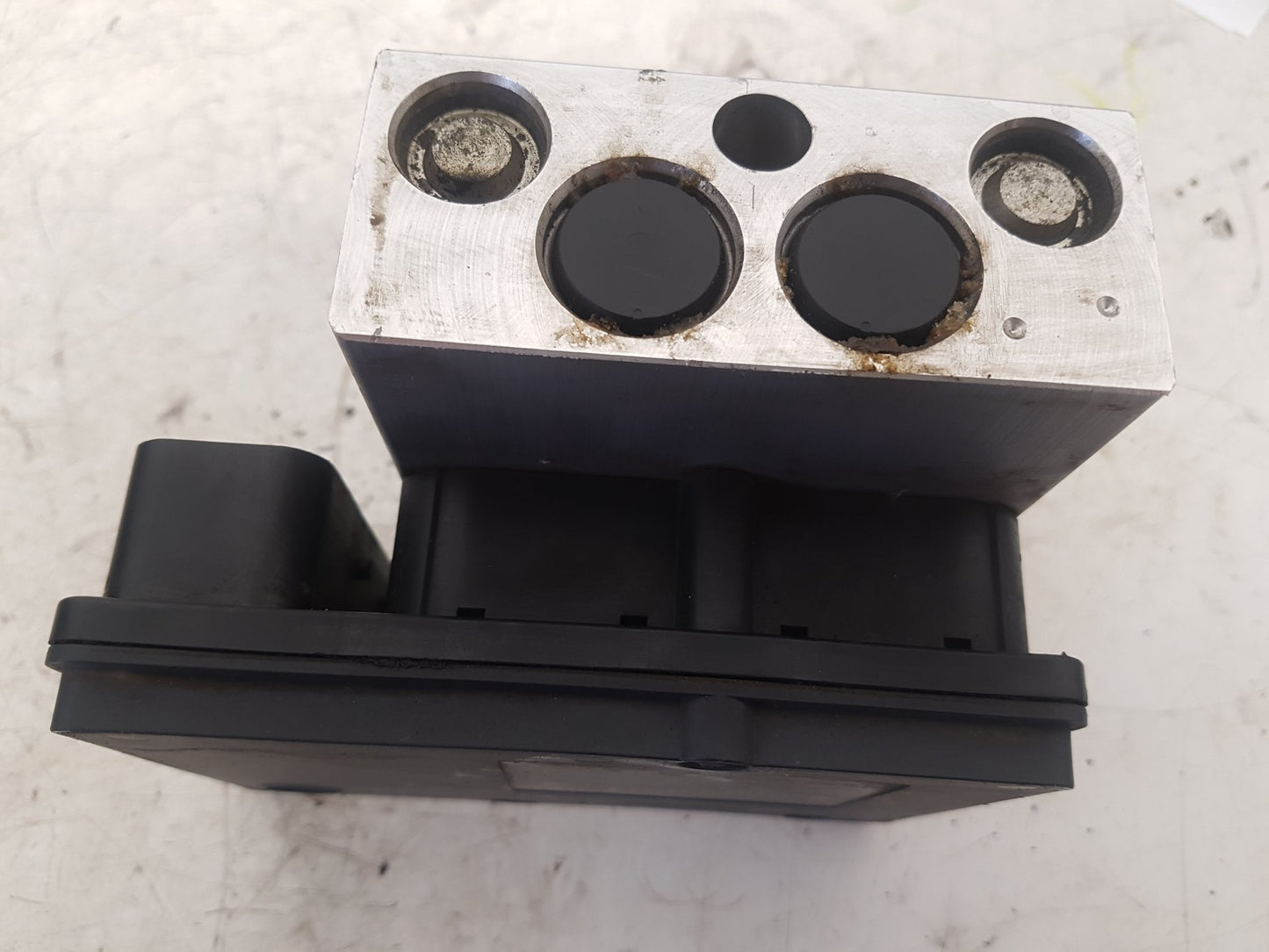 2007 Volvo V70  Estate ABS Pump/Modulator 30793445