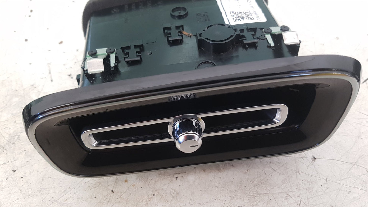 2017 - 2025 Volvo XC40 536 SUV Dash Vent 31442625