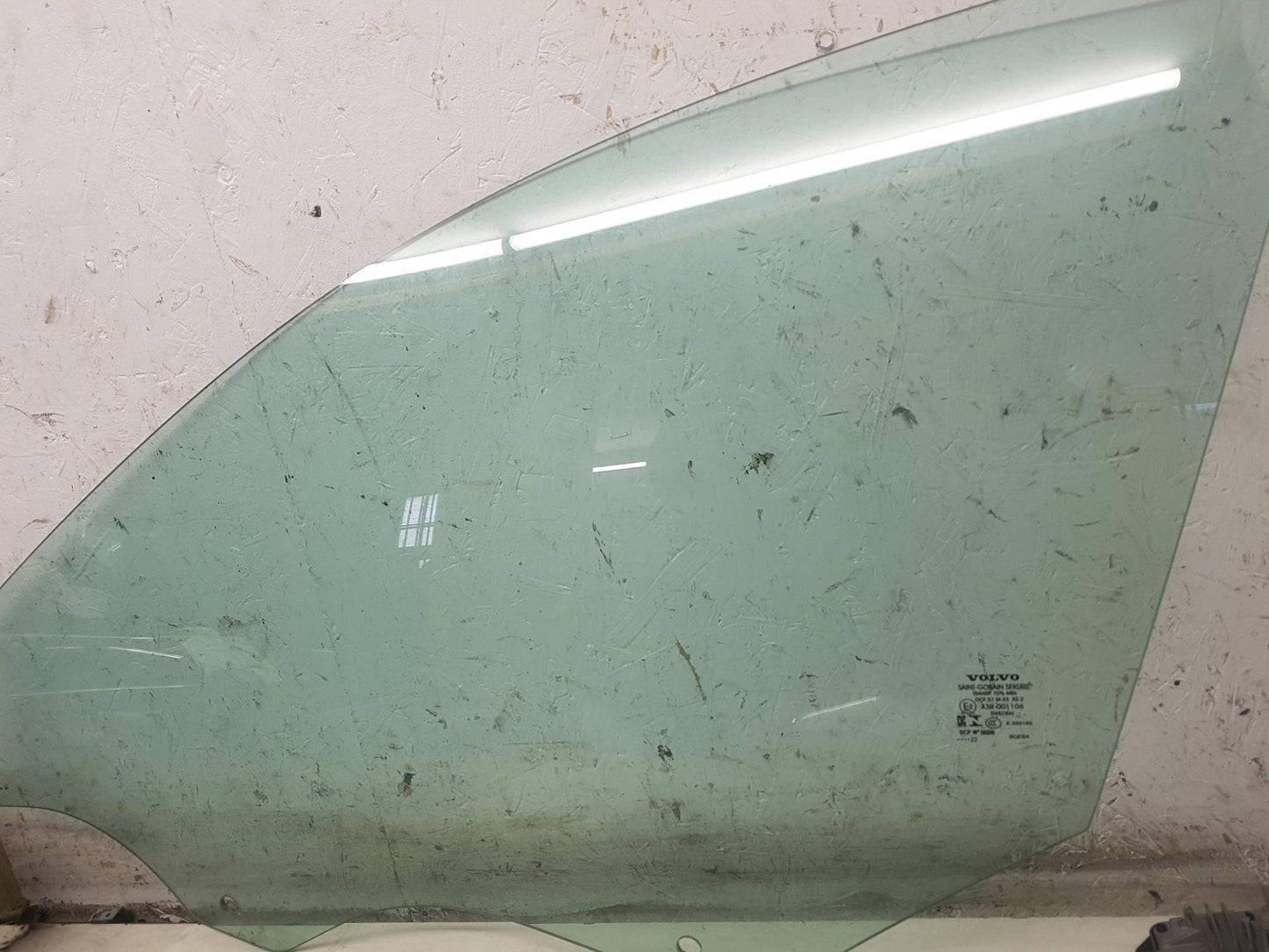 2017 - 2025 Volvo V90 235, 236 Estate Left Front Door Window