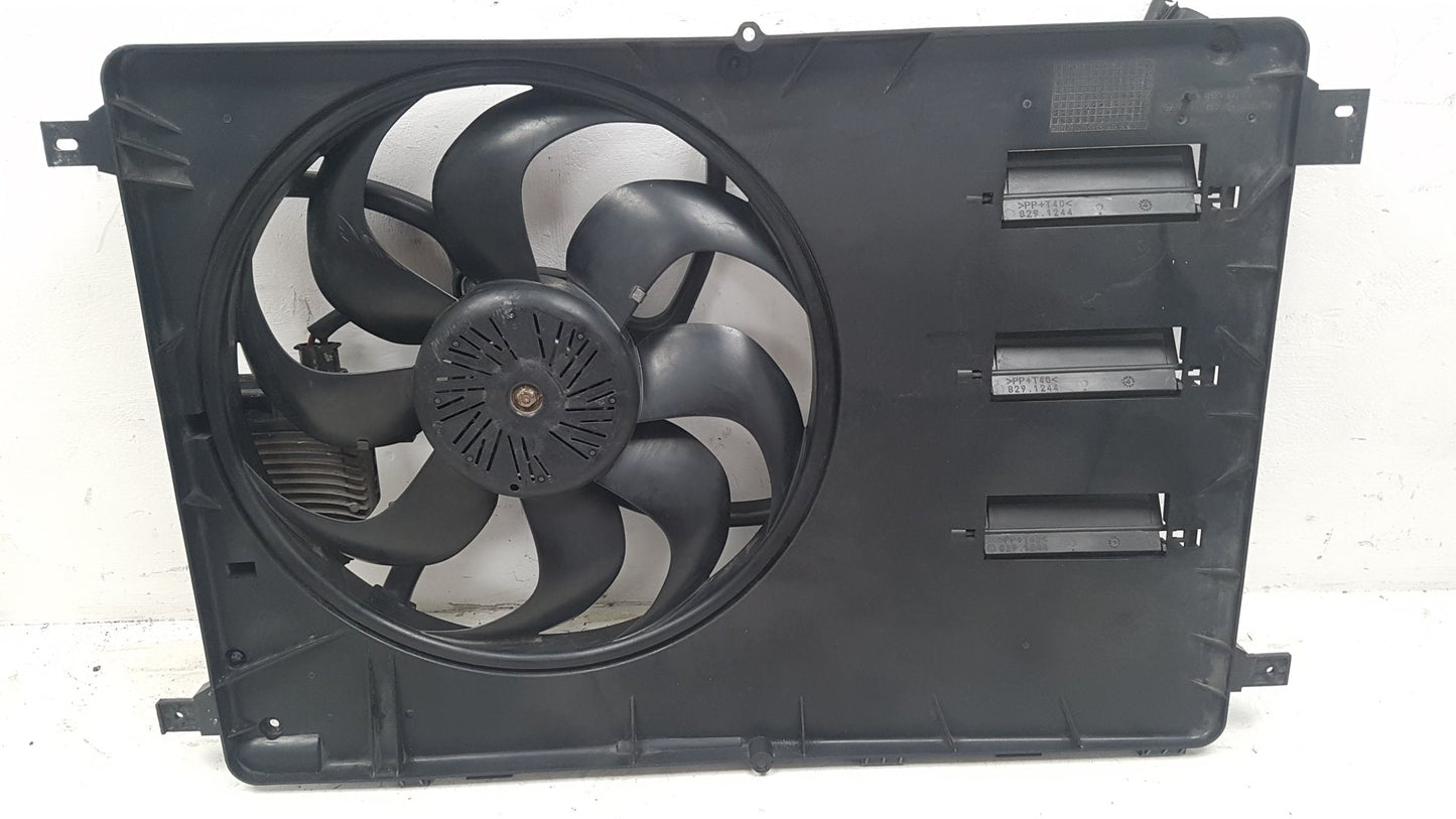 2012 - 2016 Volvo V40 Cross Country  Hatchback RADIATOR FAN & COWLING (A/C CAR) 31368431