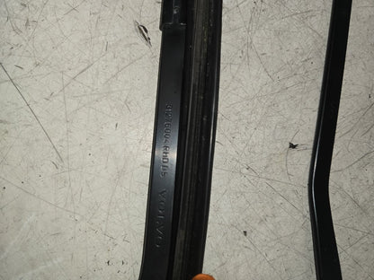 2008 - 2016 Volvo XC70 III 136 Estate FRONT WIPER ARMS (PAIR) 31276004