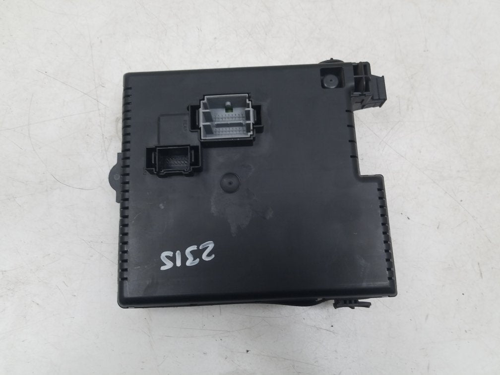 2002 - 2006 Volvo XC90  Estate FUSE BOX (BODY ECU)(REAR ELECTRONIC MODULE) 30728273