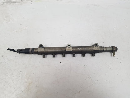 2002 - 2005 Volvo S60  Saloon Injection Rail 8658252