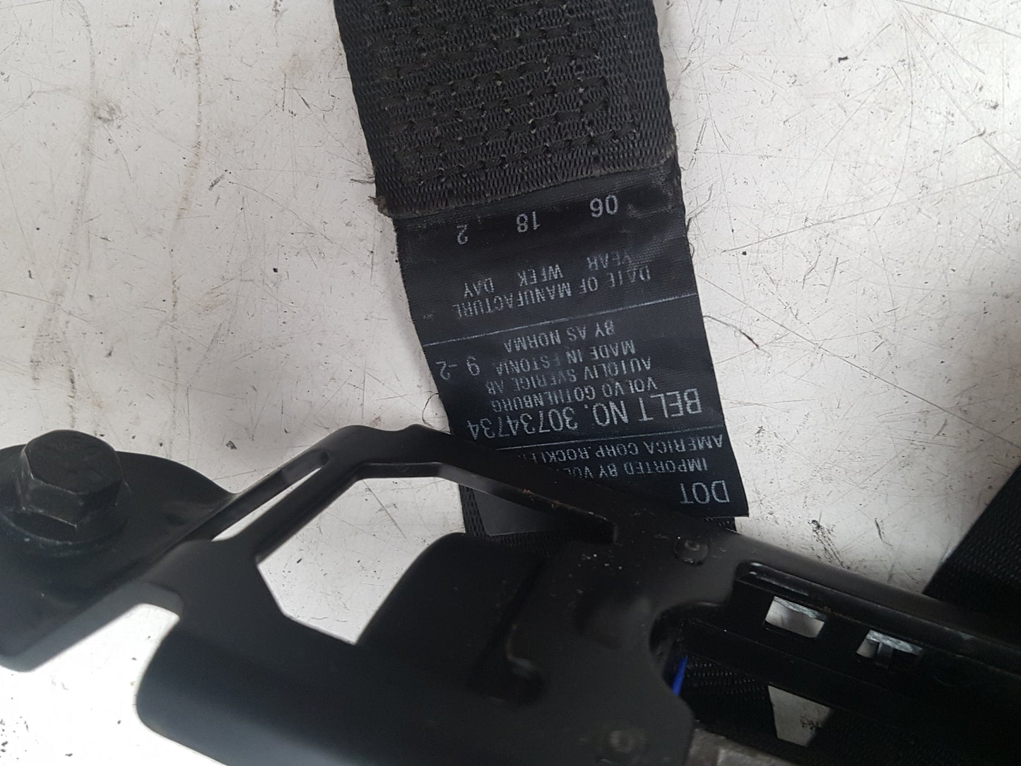 2000 - 2007 Volvo XC70  Estate Left Front Seat Belt 30734734