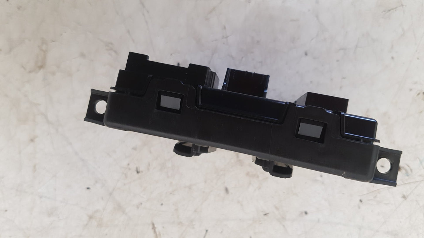 2017 - 2025 Volvo XC40 536 SUV Centre Console Control Module 32296405