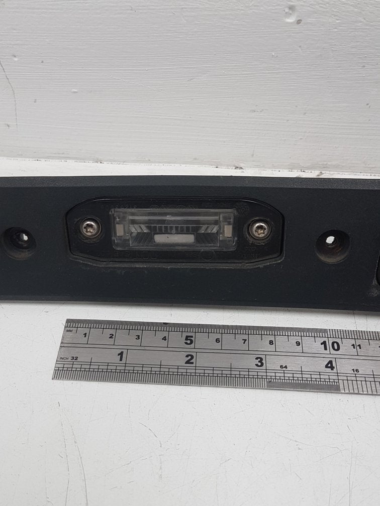 2010 - 2015 Volvo S60   TAILGATE/ BOOT HANDLE WITH LIGHTS 31253640