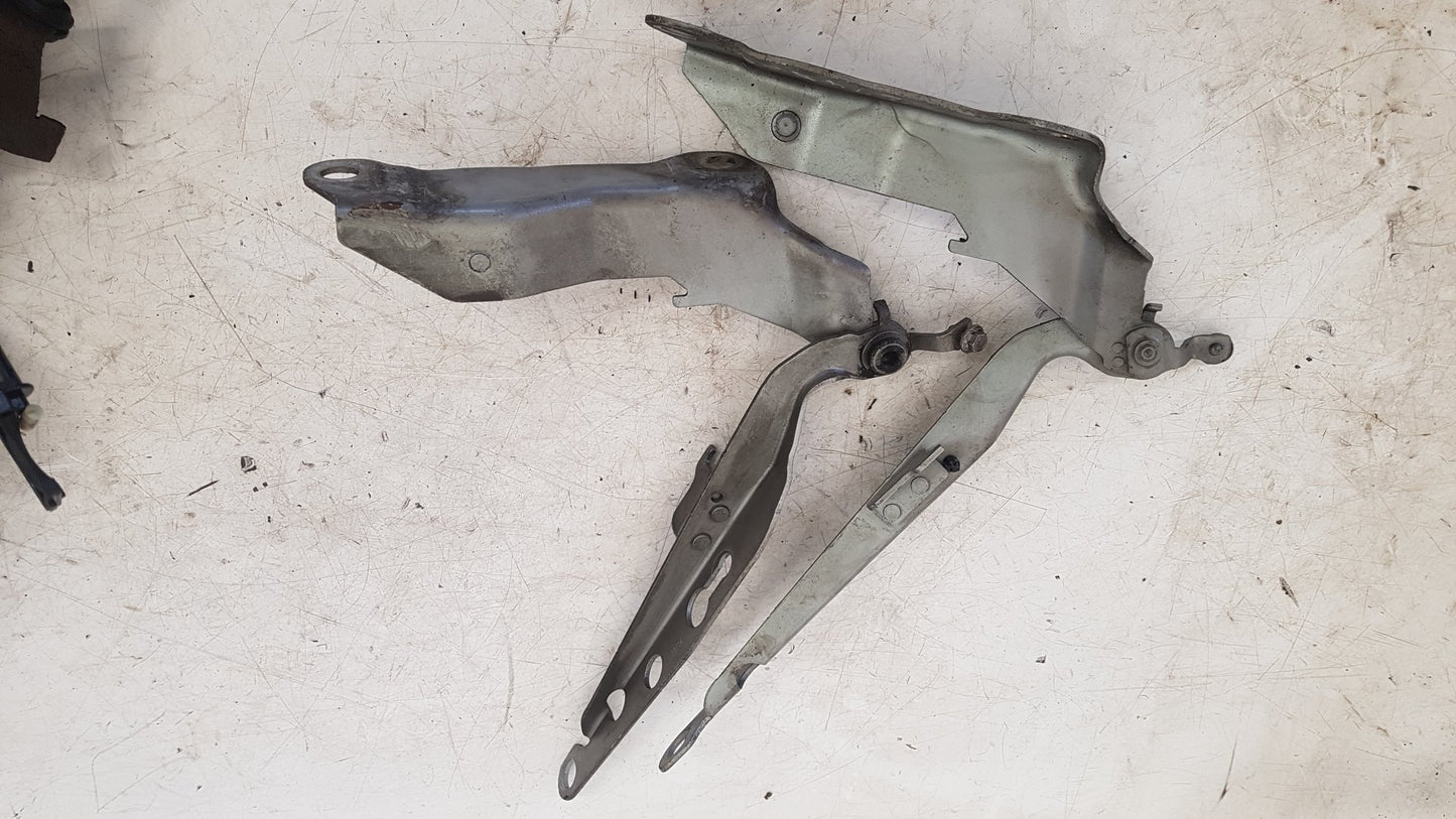2004 Volvo XC90  Estate Bonnet Hinges (Pair)