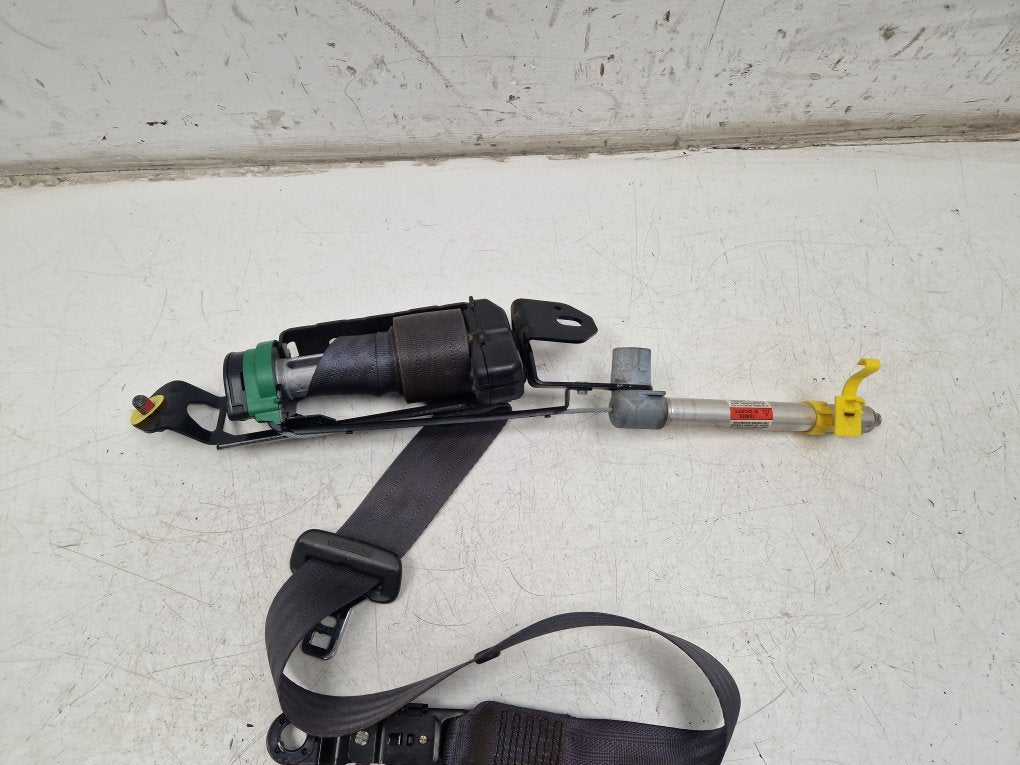 2003 - 2007 Volvo V70  Estate Left Front Seat Belt 30662989