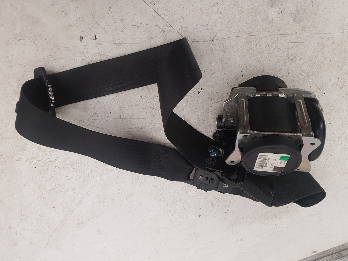 2013 - 2016 Volvo V40 III 525 Hatchback Left Front Seat Belt 31390453