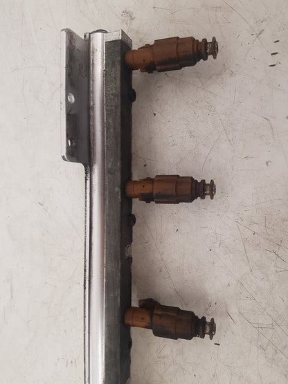 2002 - 2006 Volvo XC90  Estate Injection Rail 8658593