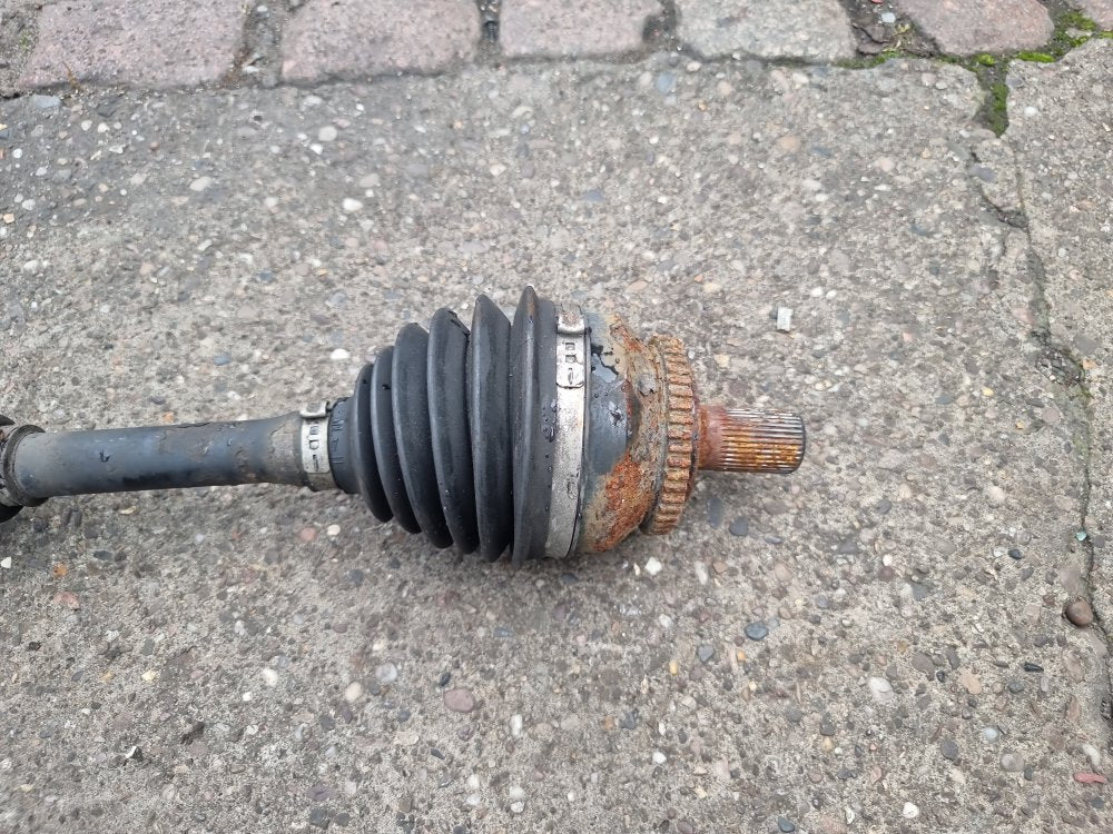 2005 - 2007 Volvo XC70  Estate Right Front Drive Axle 9445911