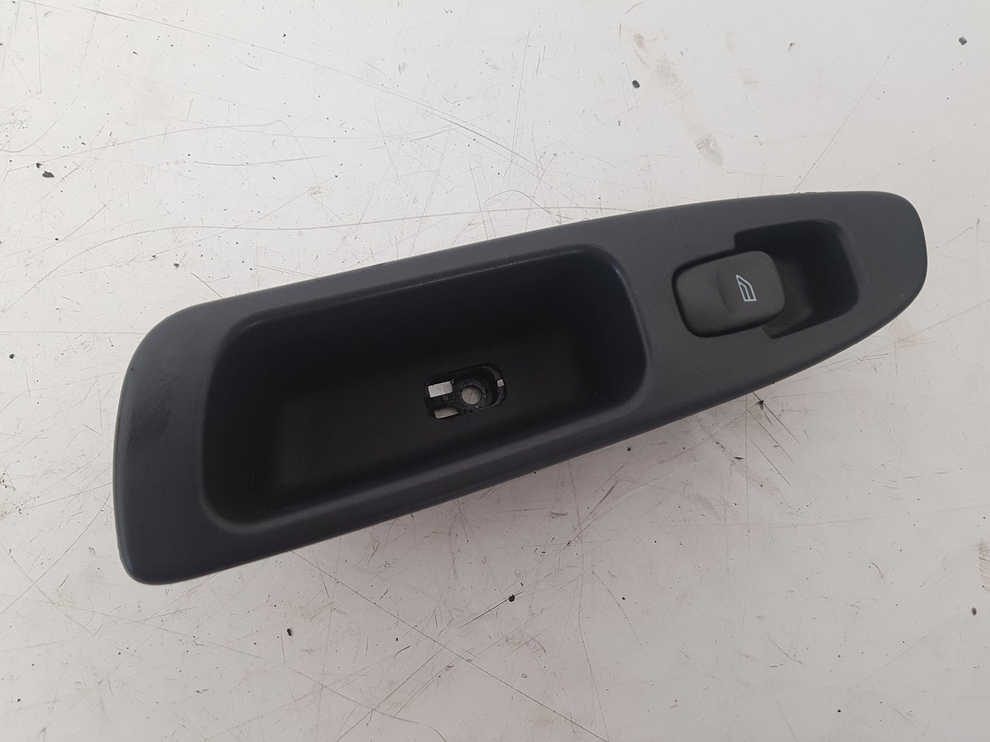 2000 - 2004 Volvo V40  Estate Right Rear Window Switch 30638710