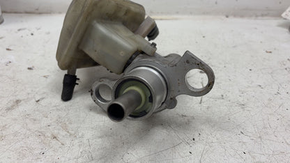 2010 Saab 9-3  Estate Brake Master Cylinder 32067070
