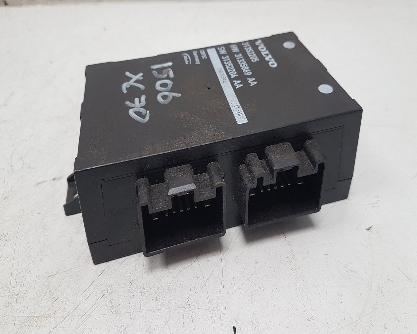 2010 - 2013 Volvo V70  Estate AUTO BOOT OPEN MODULE 31352205