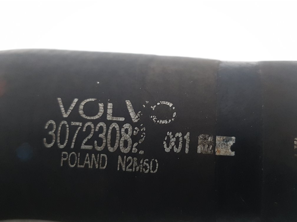 2004 - 2007 Volvo V50  Estate RADIATOR HOSE 30723082
