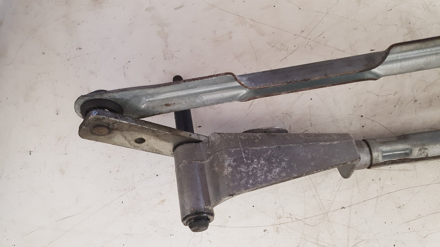 2005 Volvo S60  Saloon WIPER MOTOR (FRONT) & LINKAGE 8648344