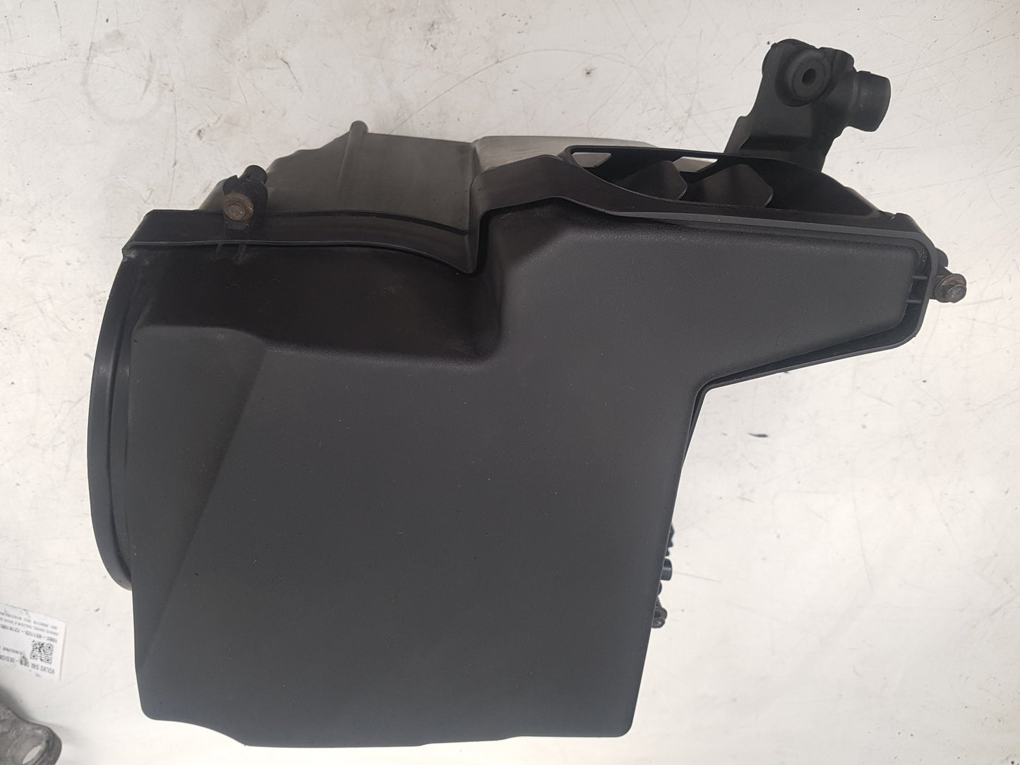 2006 - 2012 Volvo C30  Hatchback Air Filter Box 7689550204