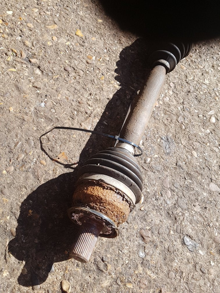 2005 - 2012 Volvo C30  Hatchback DRIVESHAFT - DRIVER FRONT (MANUAL) 36001360