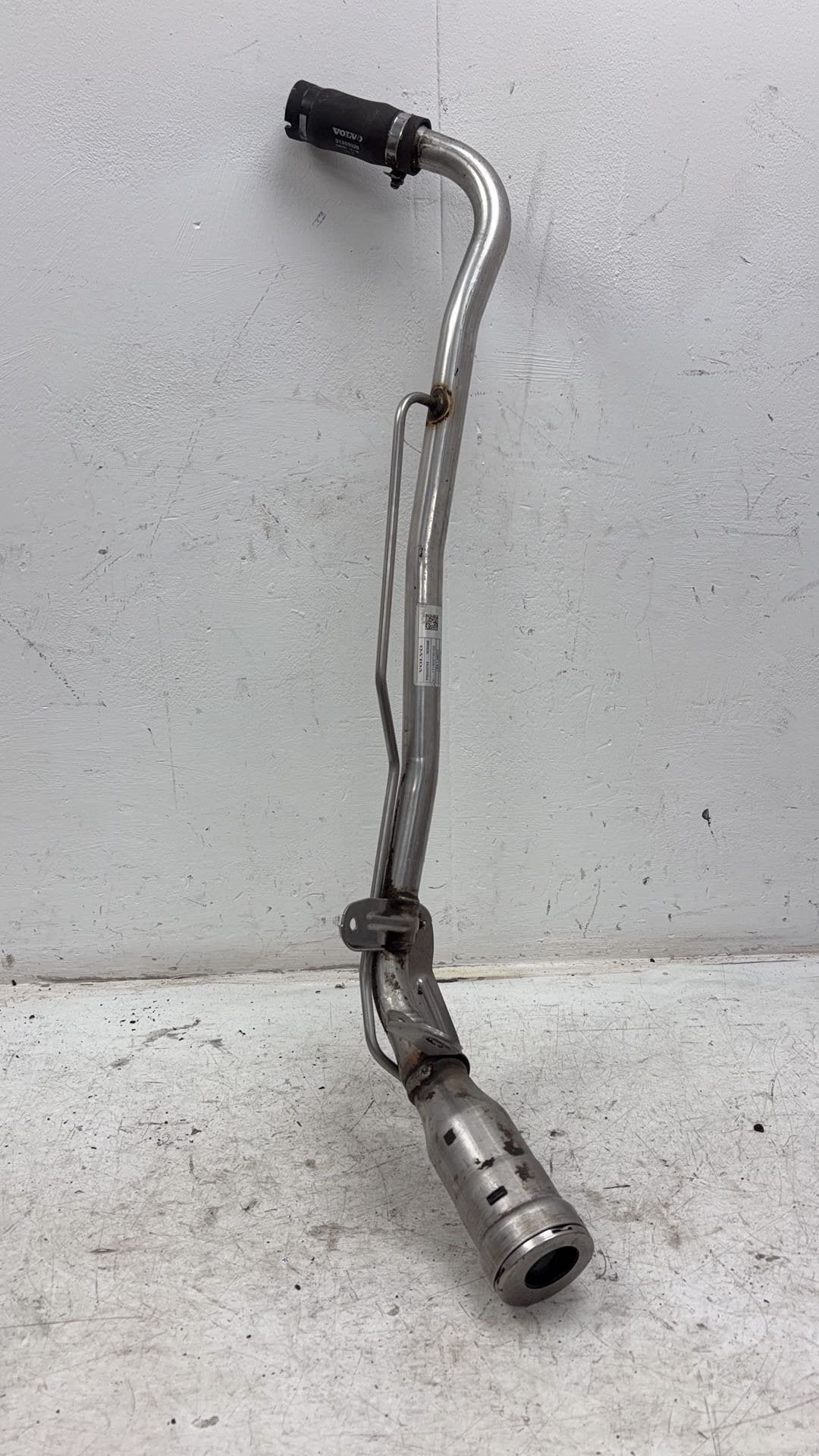 2017 - 2026 Volvo V60 II 225 Estate FUEL FILLER NECK/PIPE 33345867
