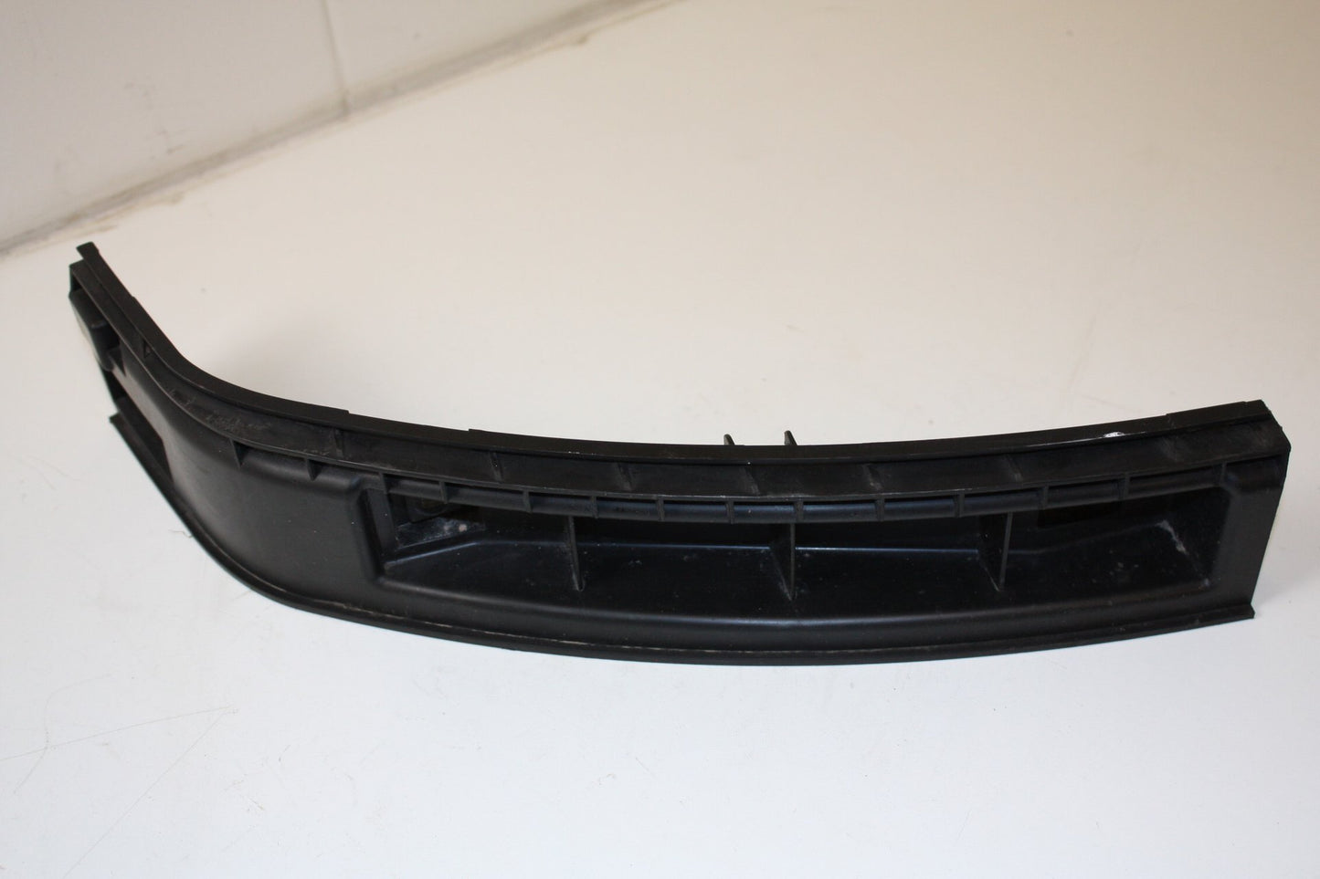 2006 - 2014 Volvo S80   BUMPER BRACKET UPPER (PASSENGER SIDE REAR) 30655124