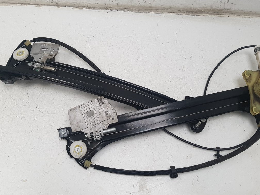 2008 - 2009 Volvo C70  Convertible WINDOW REGULATOR/MECH ELECTRIC  (FRONT PASSENGER SIDE) 30633660