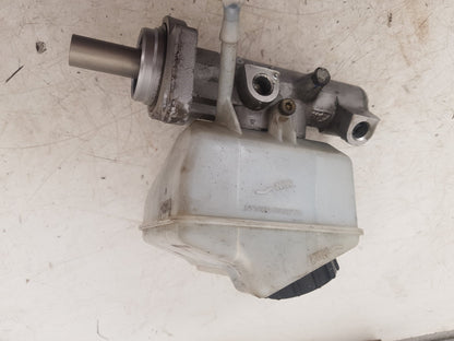 2011 - 2014 Volvo XC90  Estate BRAKE FLUID RESERVOIR AND MASTER CYLINDER