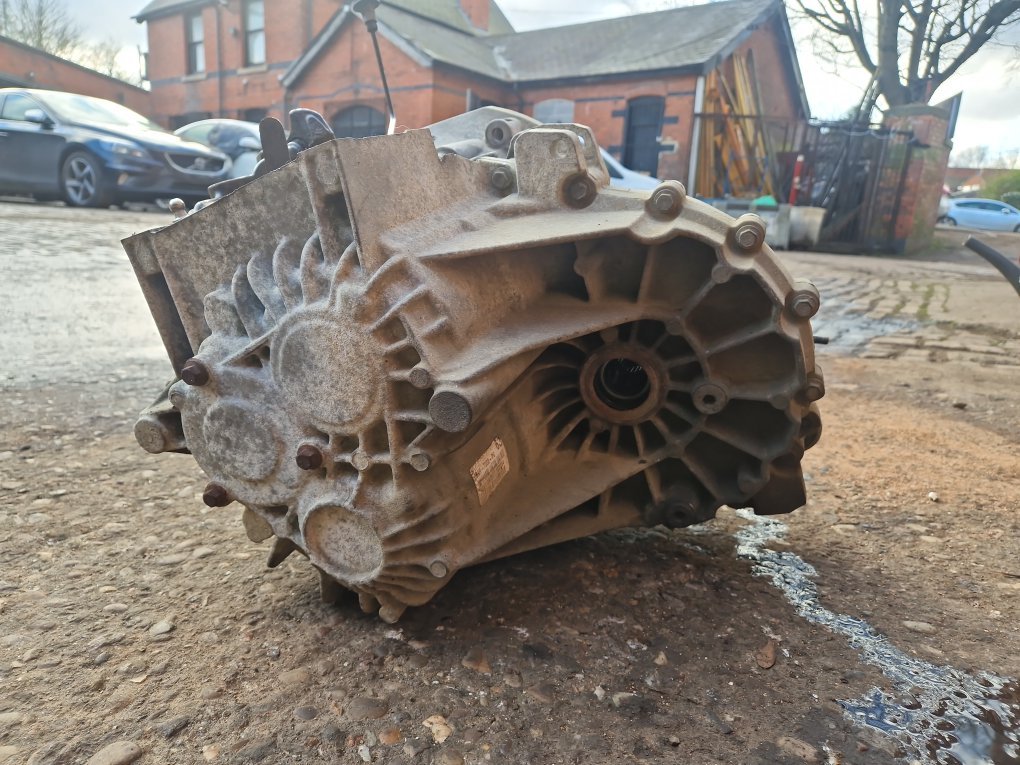 2004 - 2010 Volvo V50   Estate Manual Gearbox 8G9R 7002 PC