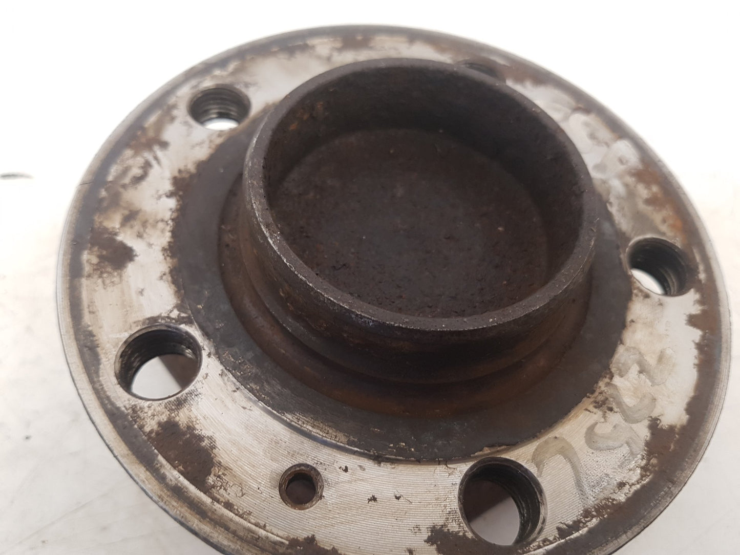 2005 Volvo S60  Saloon HUB BEARING (DRIVER SIDE REAR)