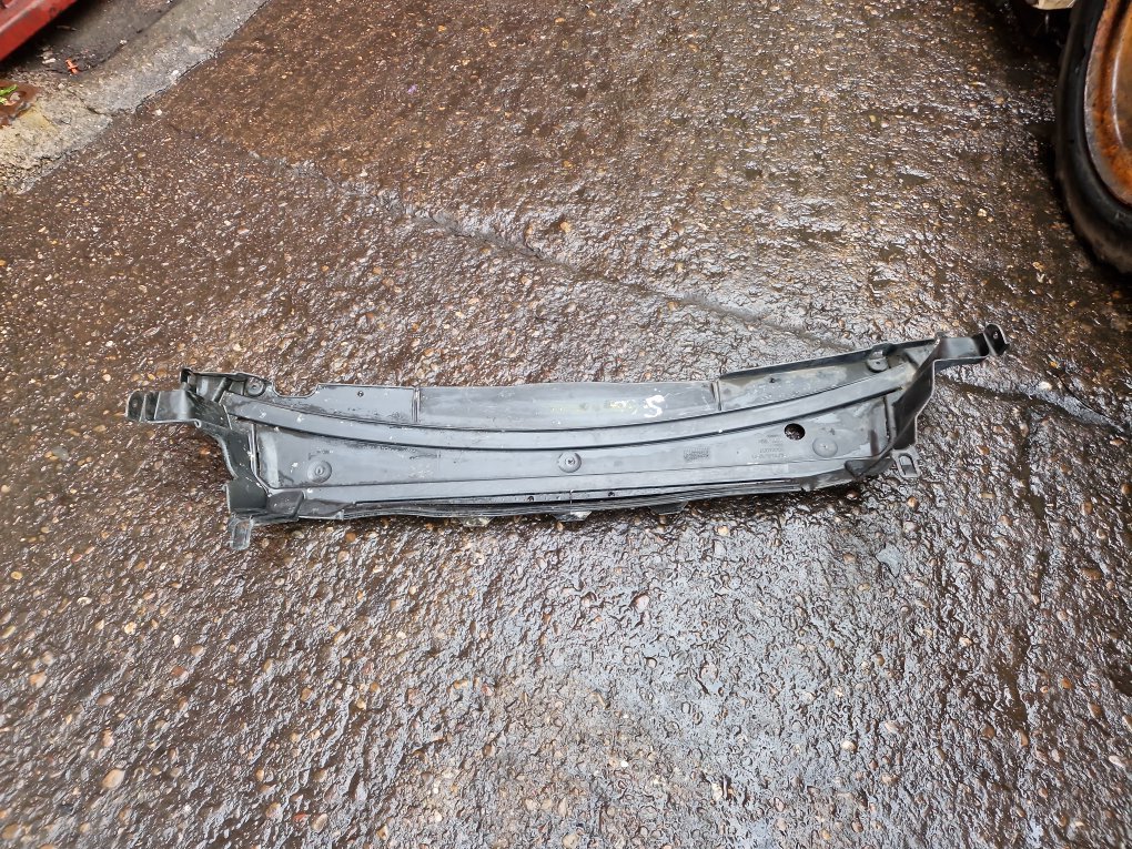 2005 - 2010 Volvo S60  Saloon Front Bumper Under Tray 9484067