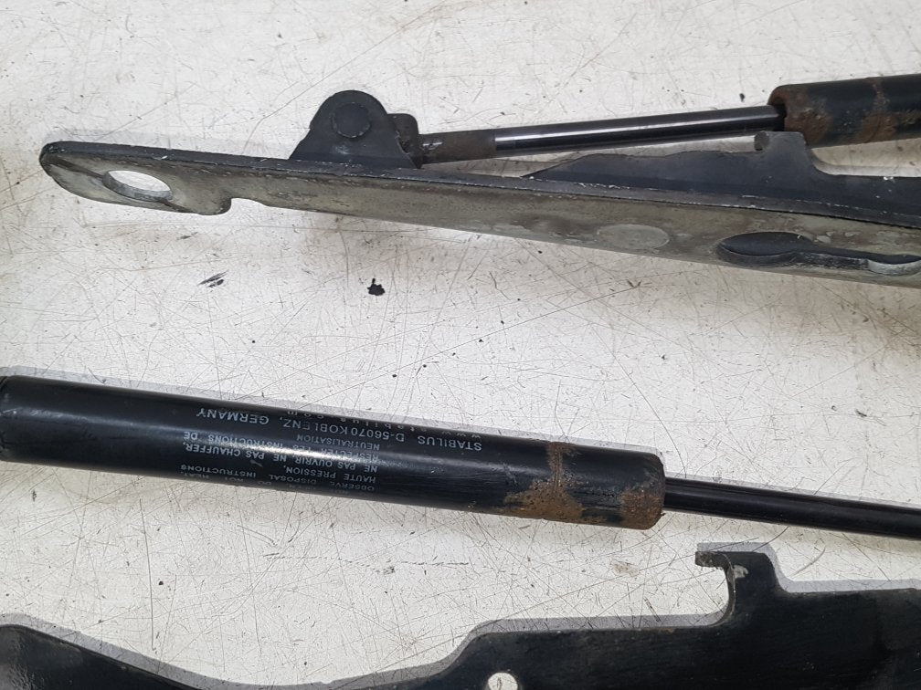 2010 - 2015 Volvo V70  Estate BONNET STRUTS/RAMS - PAIR 30649516
