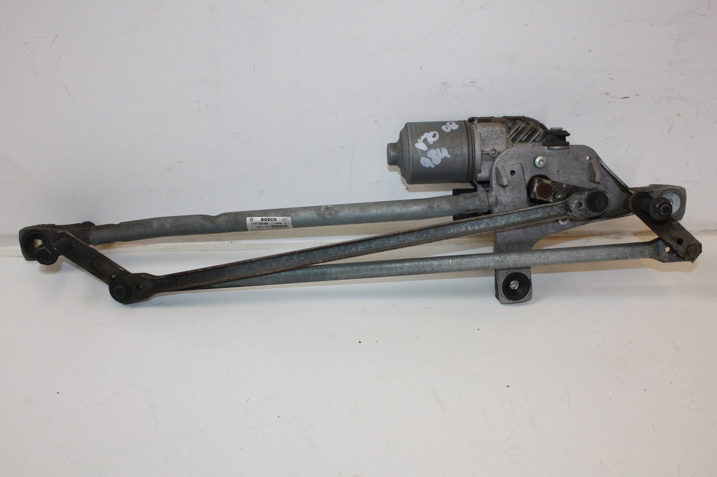 2013 - 2016 Volvo S80   WIPER MOTOR (FRONT) & LINKAGE 31333457