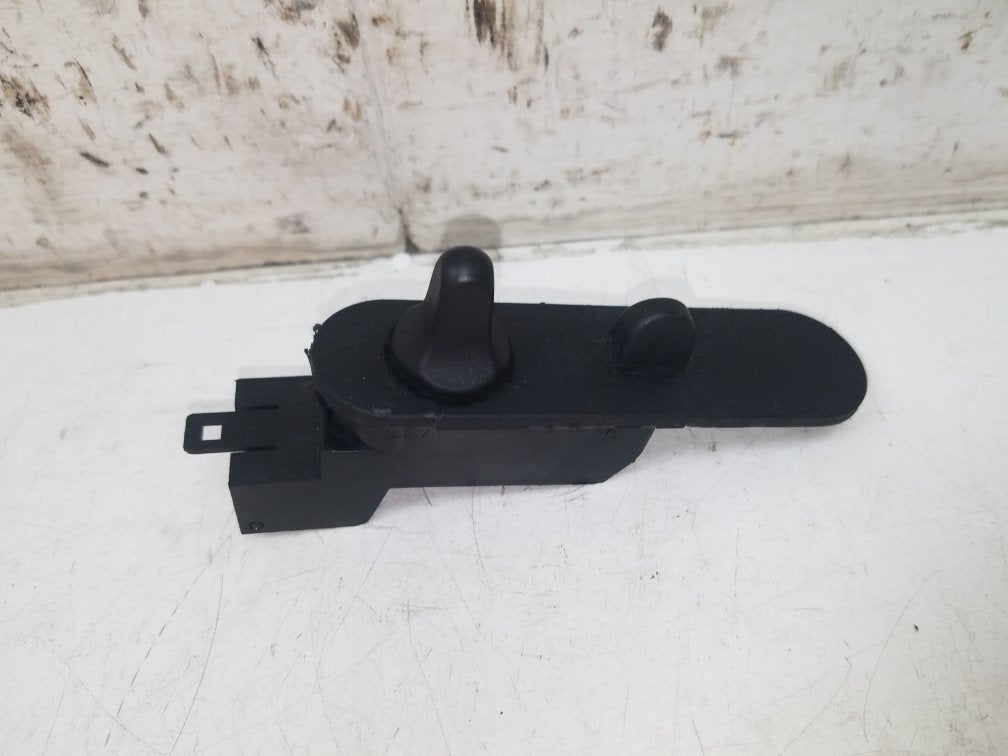1988 - 1998 Saab 9000  Hatchback Mirror Retract Switch 9505488